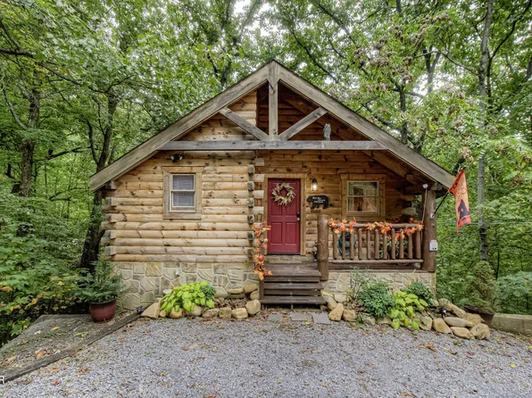 1732 Silver Poplar Ln, Sevierville, TN 37876