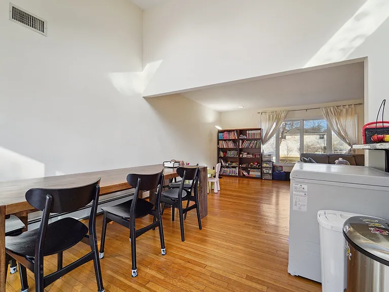 324 Brook St #324 — Photo 7
