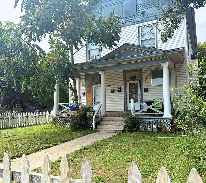 1441 SW Van Buren St