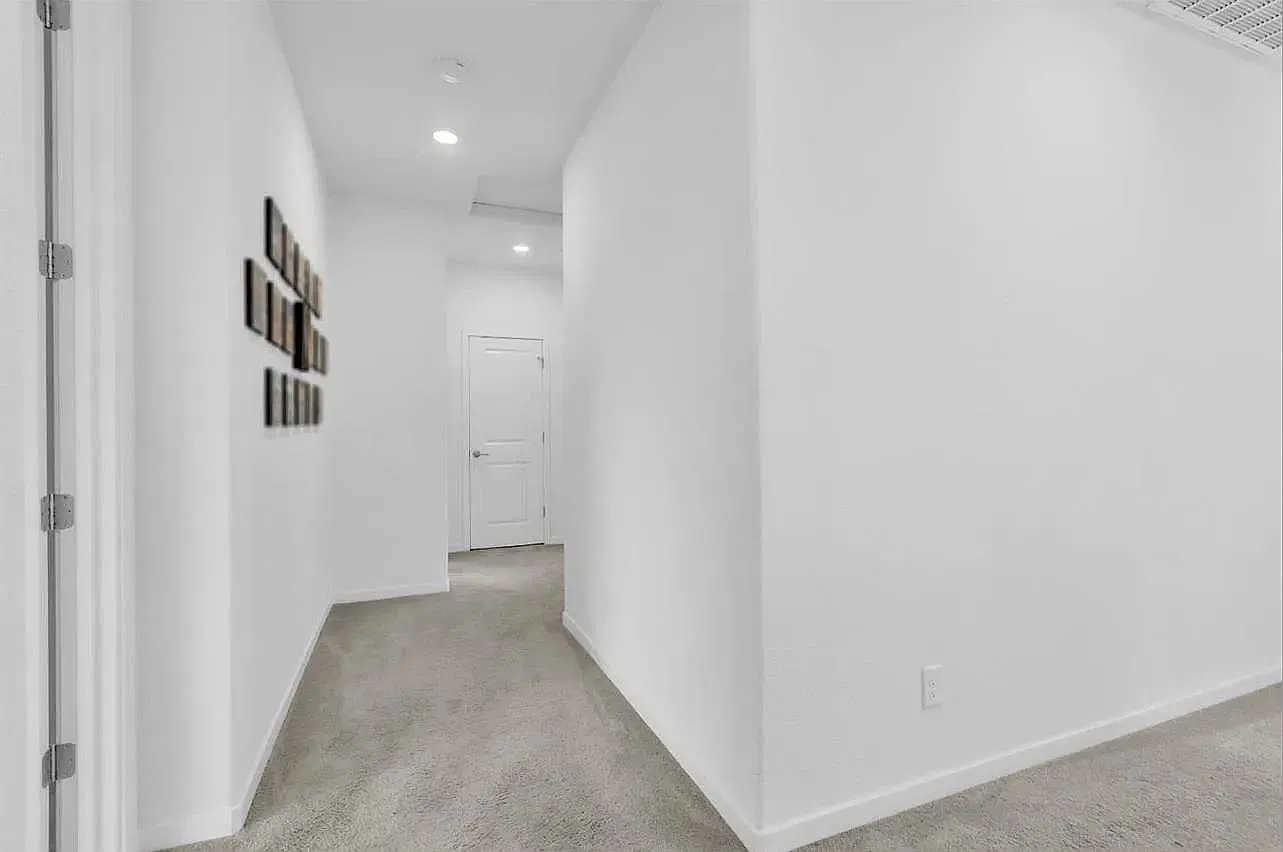 3 bed, 2.5 bath, 1734 sqft, $3,295 — Photo 4