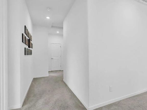 4th image of 1618 Aleppo Ln