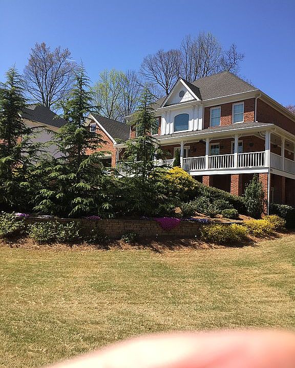2nd image of 2080 Shadwell Way