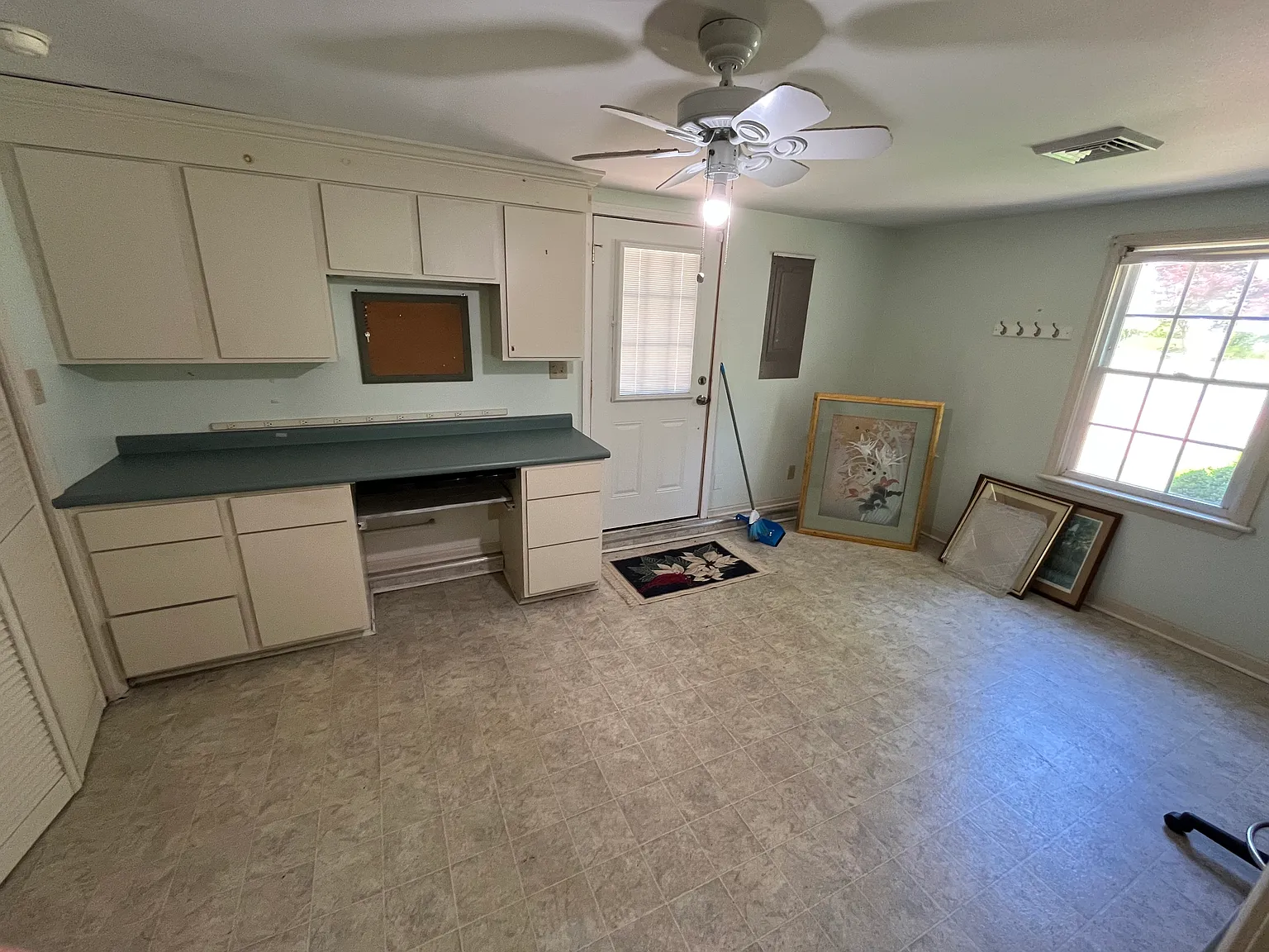 4 bed, 2399 sqft, $2,975 — Photo 4