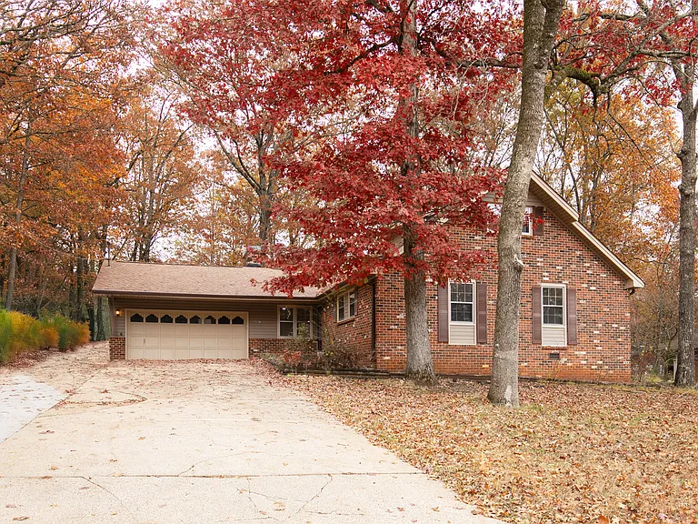 10117 Shades Rd SE — Photo 1