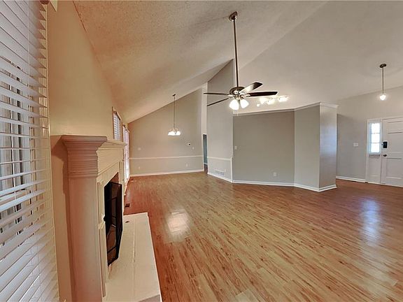 4th image of 3506 Three Oaks Ct