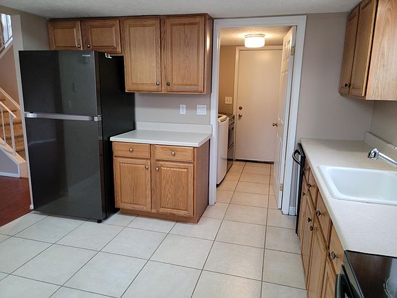 5th image of 8863 Holly Ln