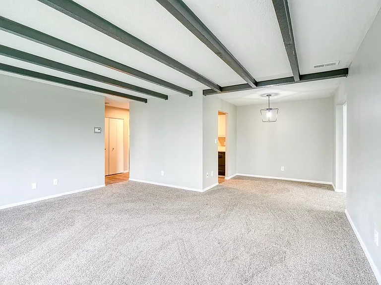 1675 Cedarwood Dr #B — Photo 9