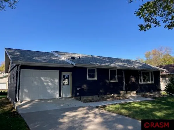 520 3rd Ave NE, Sleepy Eye, MN 56085