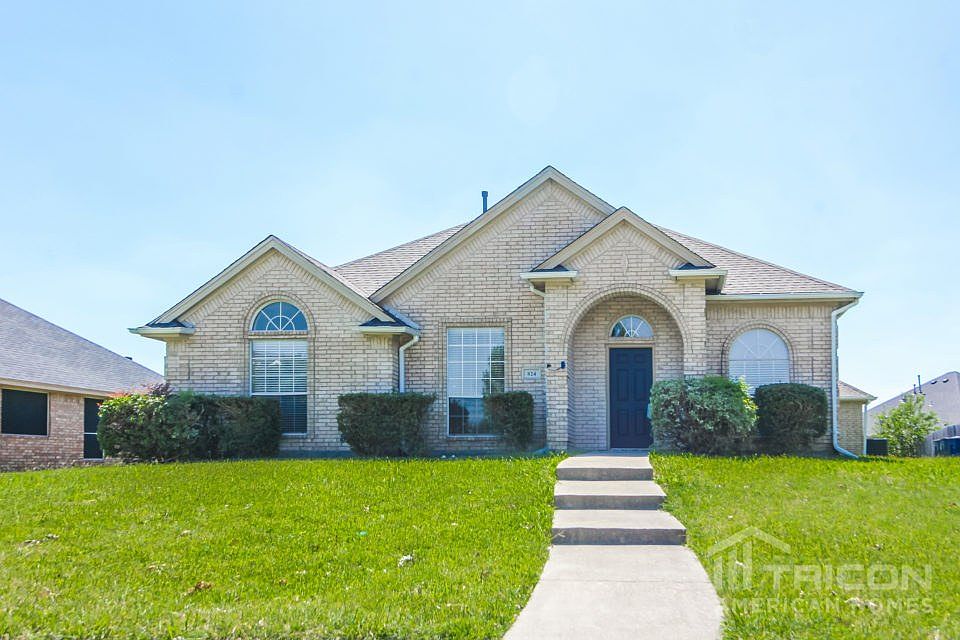 1st image of 824 Fox Glen Cir