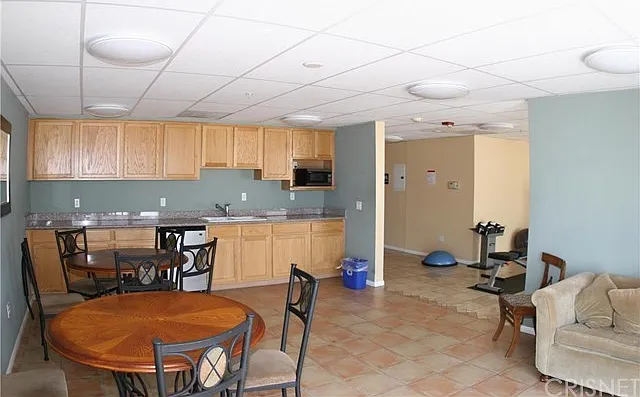 11124 Burbank Blvd #201 — Photo 24
