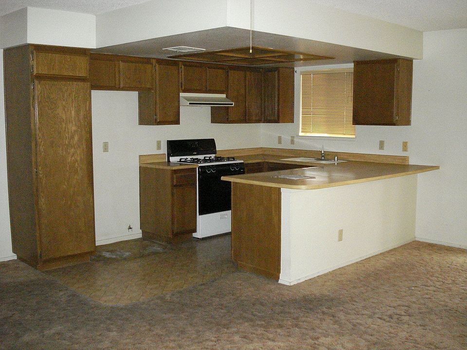 2nd image of 723 Scottsdale St