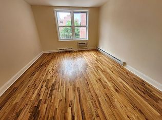 31-27 30th St #2E, Astoria, NY 11106