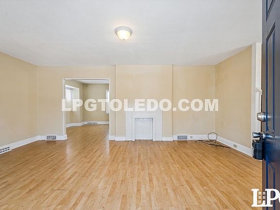 2nd image of 1730 Alvin St
