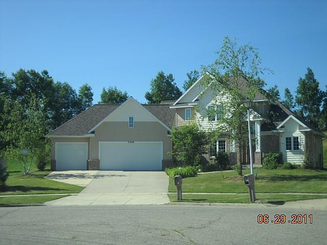 1st image of 4233 Creekview Dr