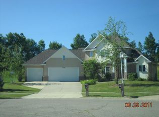 4233 Creekview Dr, Hudsonville, MI 49426