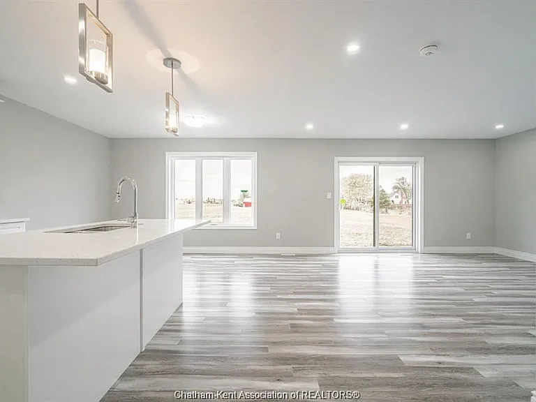 32 Betty Ct — Photo 4