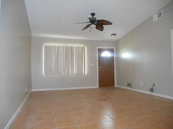 3rd image of 402 N Lake Ave