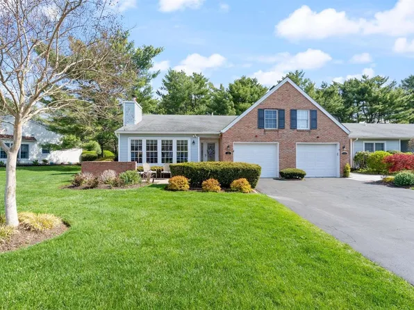 15 Chippendale Drive #15, Mount Sinai, NY 11766