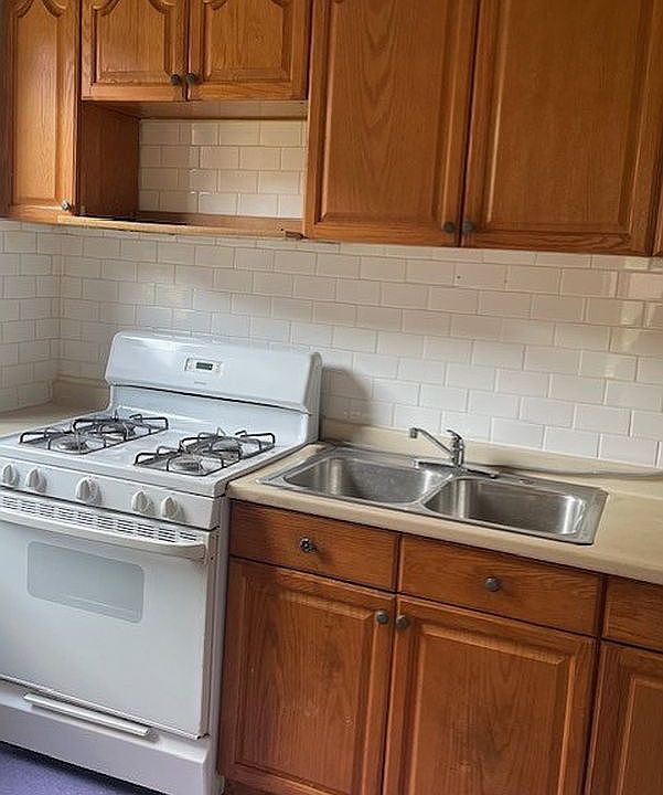 2nd image of 52-14 39th Ave APT 1D