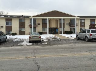 9518 Dee Rd #104D, Des Plaines, IL 60016