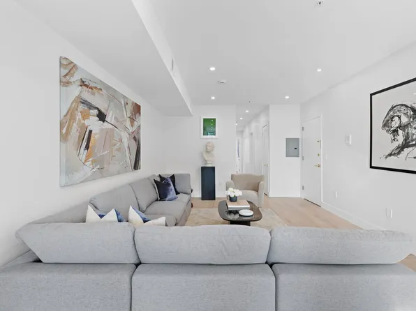 322 3rd Street image 7 of 25