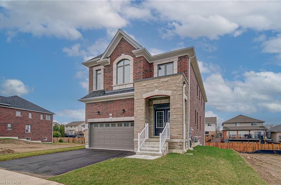 1st image of 100 Moss Dr