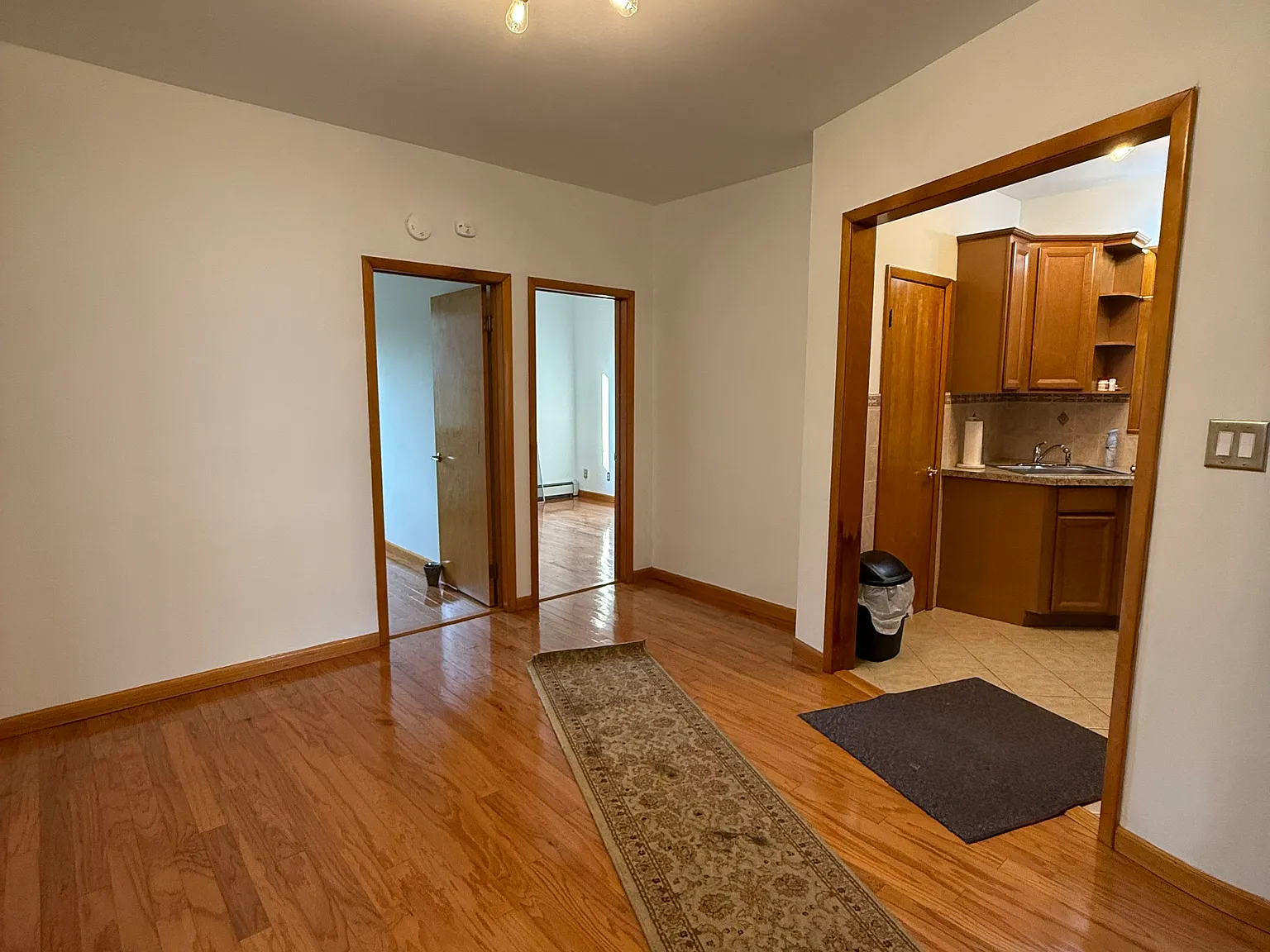 2 bed, 1000 sqft, $2,500 — Photo 4