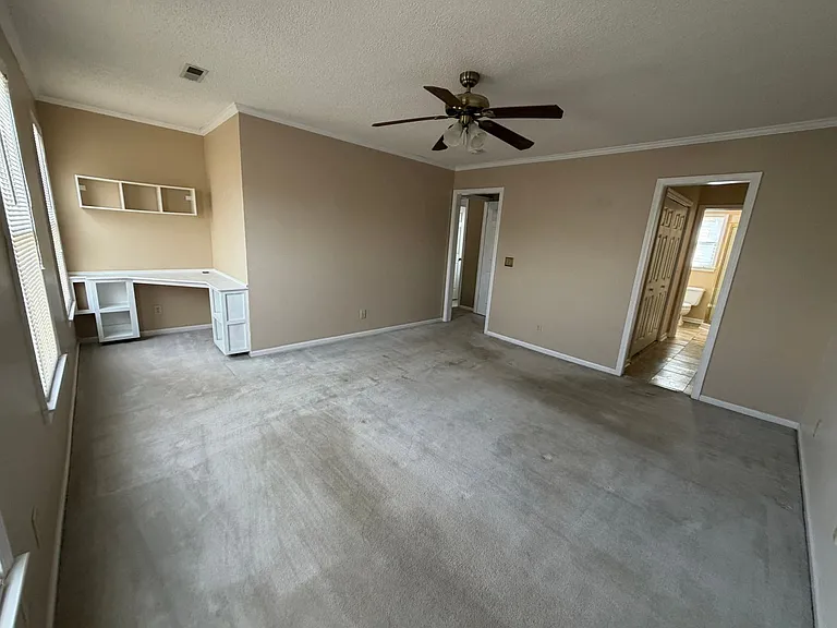 2076 Howlong Ave — Photo 23