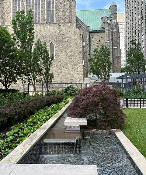 28 Ted Rogers Way #2505 — Photo 9