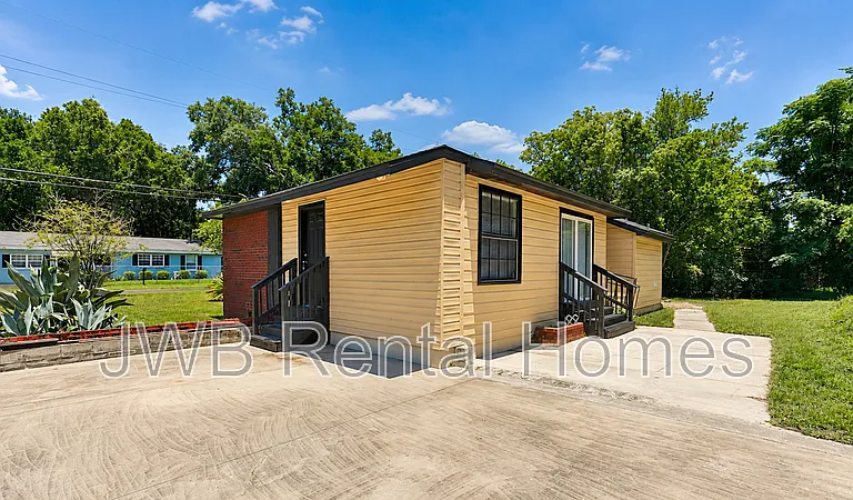 2150 Prospect St — Photo 15