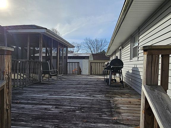 5th image of 118 Wellington Dr