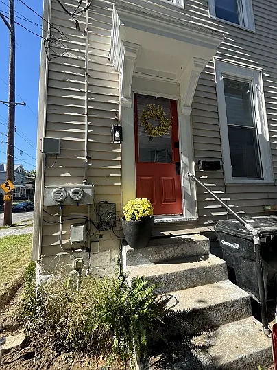 96 Juergens Ave #1