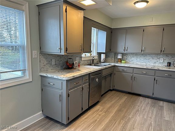 4th image of 104 Garfield Ave