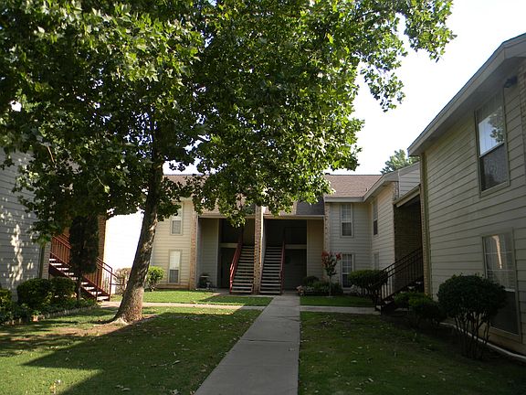 4th image of 214 NW 44th St APT C