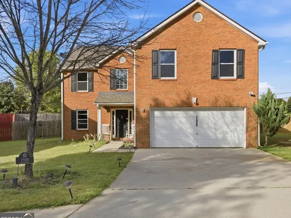 1928 Simmons Ln, Hampton, GA 30228