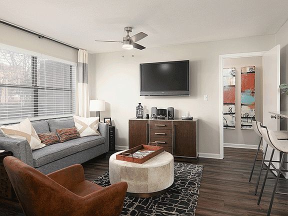 4th image of 802A E Madison St #821EMAB