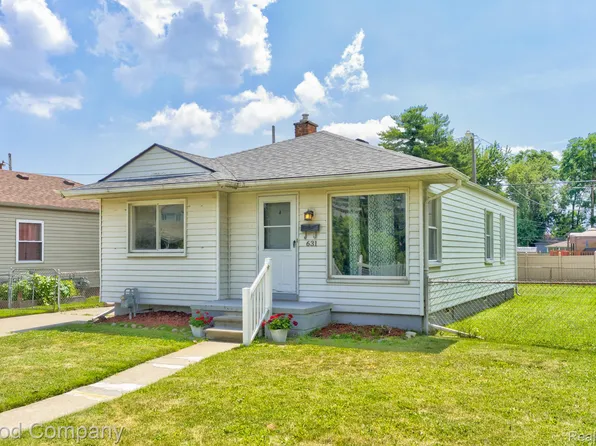 631 Saint Johns St, Wyandotte, MI 48192