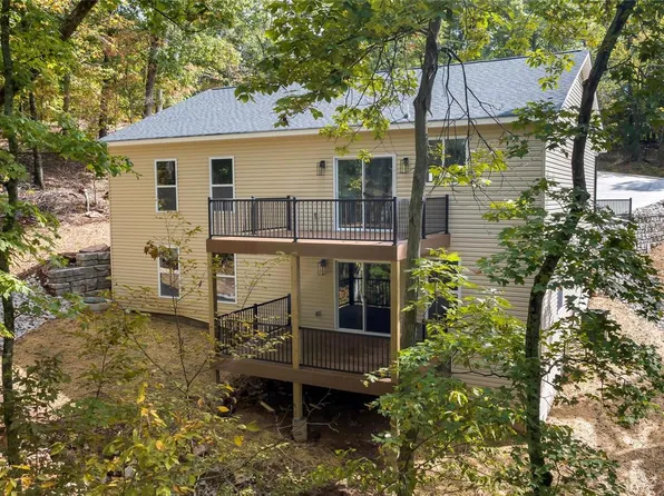 1054 Lancaster Way, Lake Sherwood, MO 63357