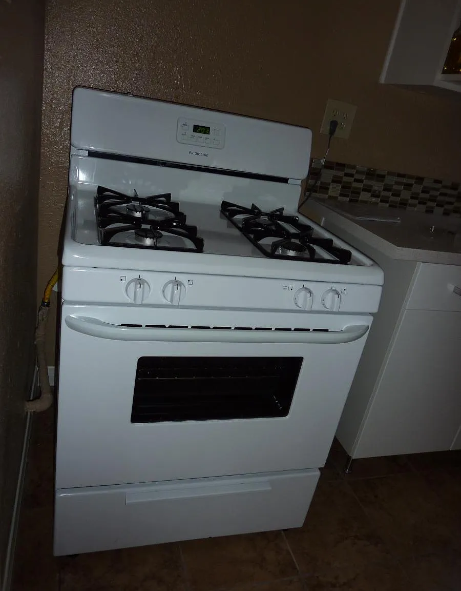 Studio, 500 sqft, $1,550 — Photo 4