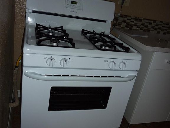 4th image of 3425 1/2 N Figueroa St