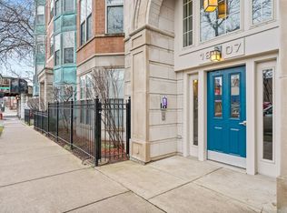 1807 W Addison St APT 3E, Chicago, IL 60613