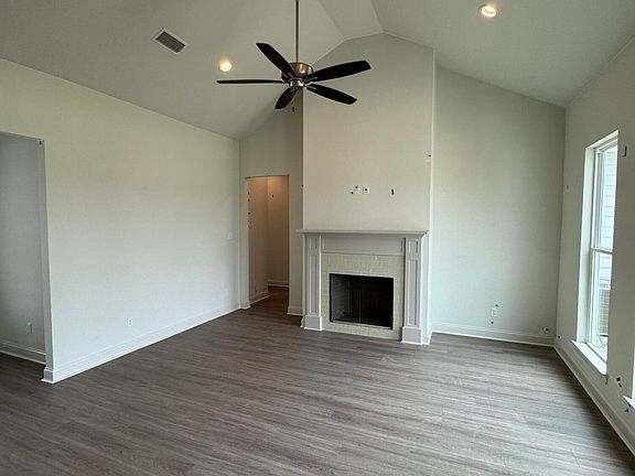 4th image of 1303 Bayou Trce