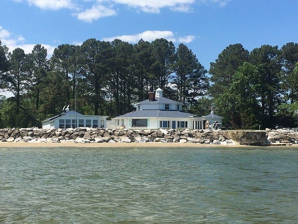 2nd image of 16640 Saint Jeromes Neck Rd #3