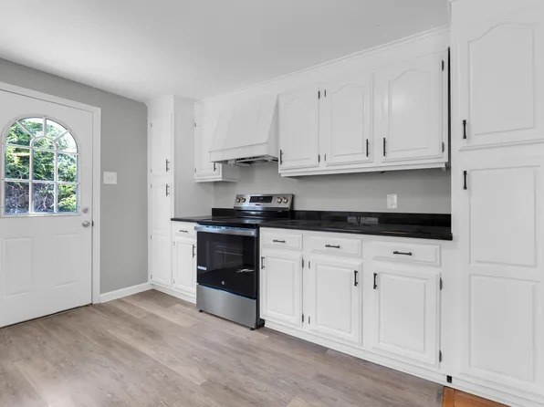 30 Dowd Avenue, Canton, CT 06019