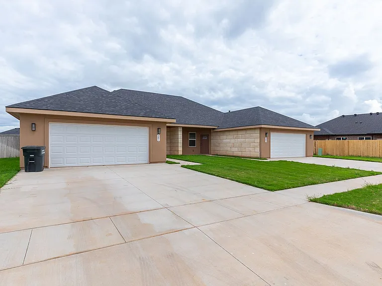 381 Kristi Path — Photo 3