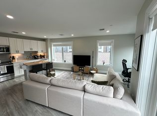 200-204 Old Colony Ave #401, Boston, MA 02127