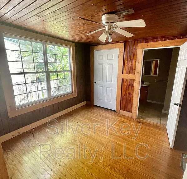 107 Forrest Ave #2 — Photo 6