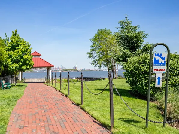 201 Shearwater Ct West image 22 of 29