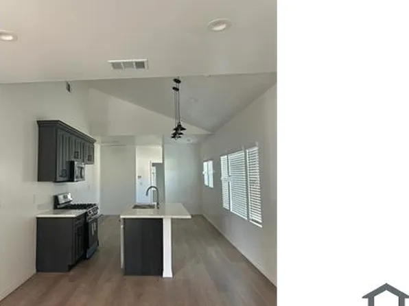 374 W 12th St, San Pedro, CA 90731