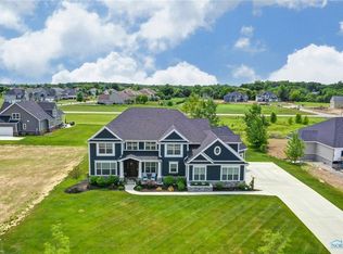 3712 Turtle Creek Dr, Perrysburg, OH 43551